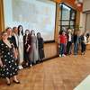 Die neuen Ärztinnen und Ärzte aus Lateinamerika wurden live und via Bildschirm im Marienhaus der Franziskus Stiftung von den Projektpartnerinnen und -partnern herzlich willkommen geheißen. Die neuen Ärztinnen und Ärzte aus Lateinamerika wurden live und via Bildschirm im Marienhaus der Franziskus Stiftung von den Projektpartnerinnen und -partnern herzlich willkommen geheißen.